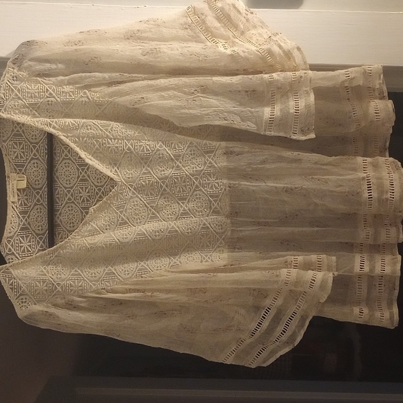 Meadow Rue shirt. Very Cute and flowy. Sheer, material.Large. pre-owned - Picture 1 of 6